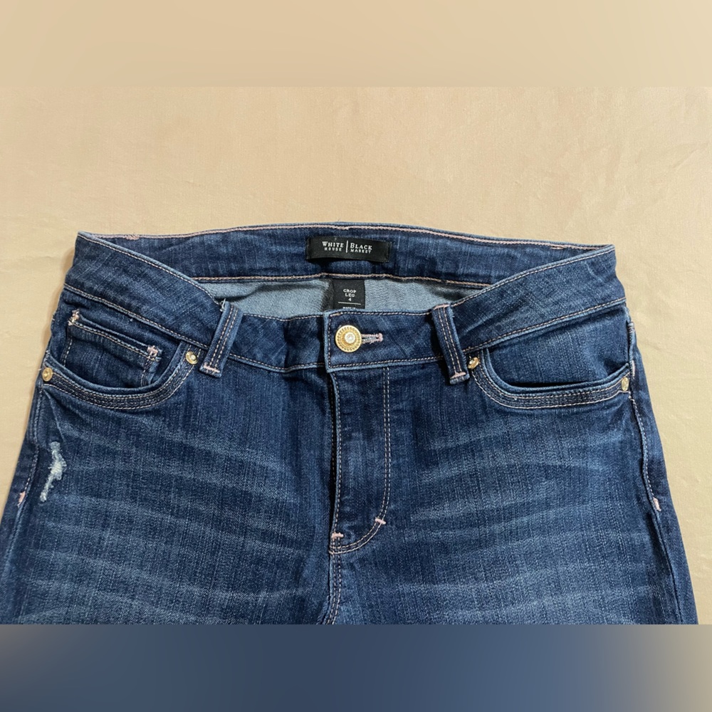 White House Black Market distressed crop leg Jeans size 4